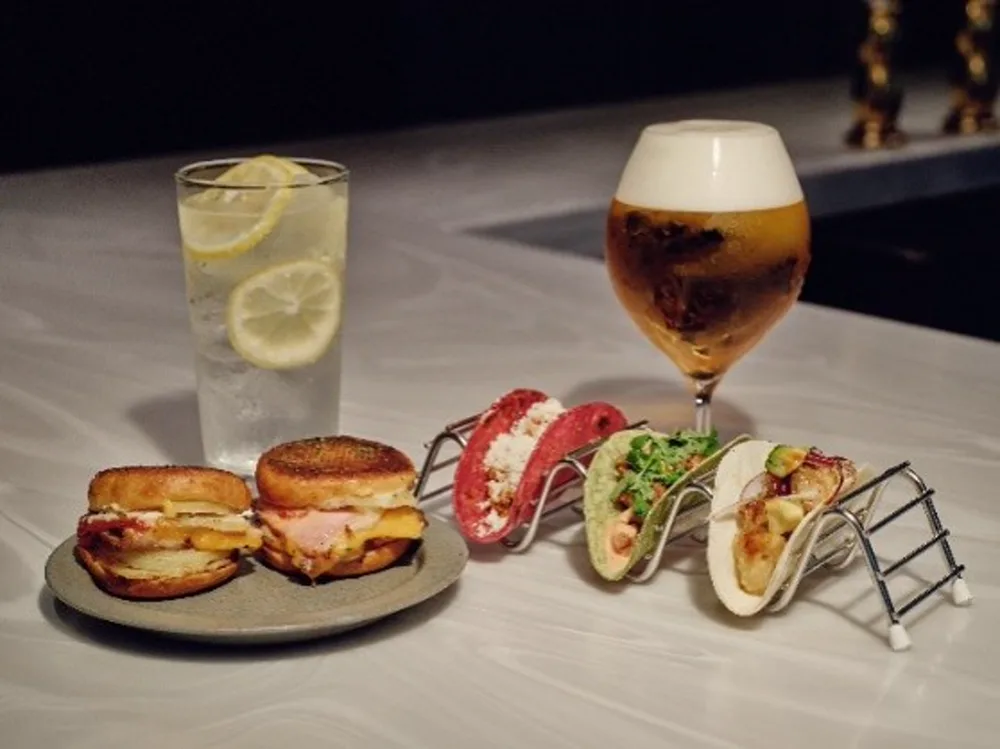 Sound Sake Standの立ち飲みフードとドリンク